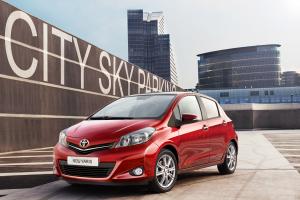 Toyota Yaris 2012 года